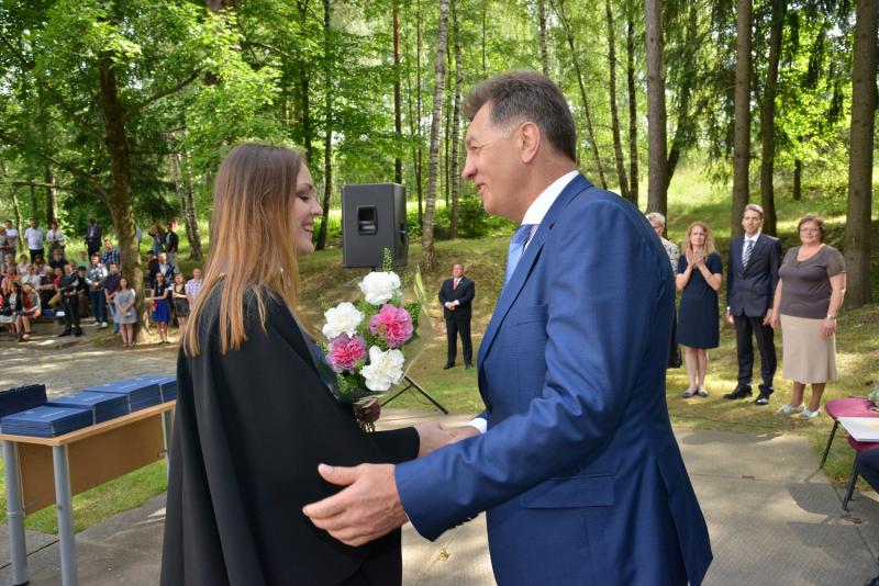 VGTU absolventams – diplomai iš LR Ministro Pirmininko A. Butkevičiaus rankų