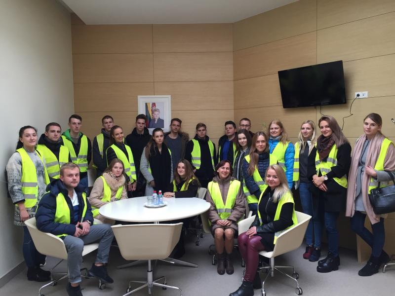 Verslo logistikos I ir IV kurso studentų išvyka į Vilniaus oro uostą