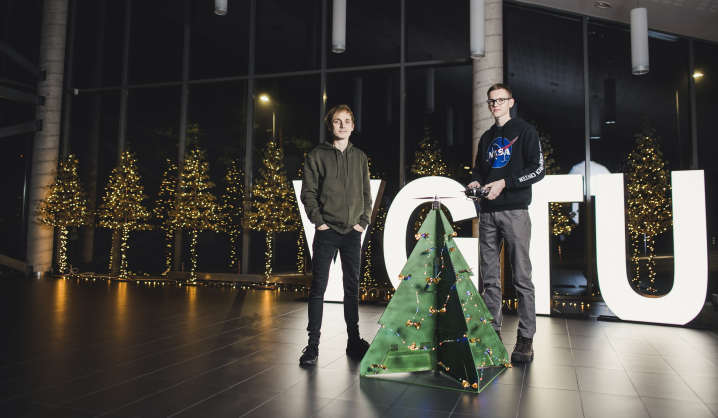 VGTU’s Festive season’s surprise – a flying Christmas tree