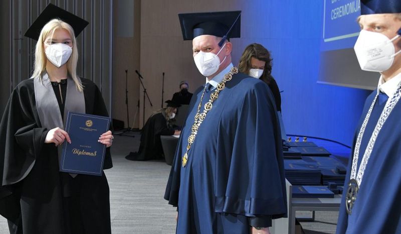 VILNIUS TECH magistrams įteikti diplomai