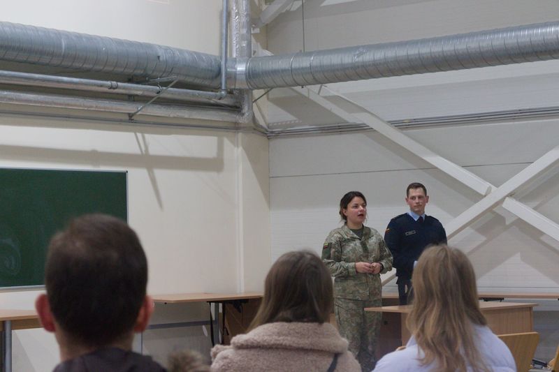 Aviacijos institute apsilankė partneriai iš Lietuvos Karinių oro pajėgų