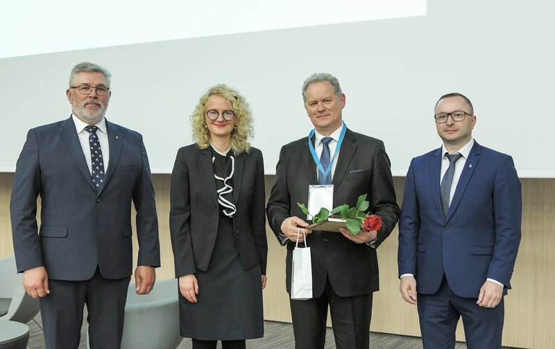 VILNIUS TECH rektoriui – apdovanojimas už indėlį į verslo plėtrą