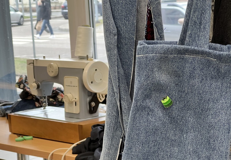 „Siūlė po siūlės“ - seni drabužiai virsta menu ir pokyčiu