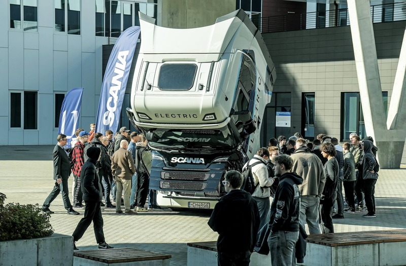 „Scania BEV Road Show 2025“ renginys Transporto inžinerijos fakultete