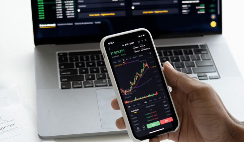 Nauja investavimo realybė: tarp momentinio vartojimo poreikio ir ilgalaikio finansinio atsargumo