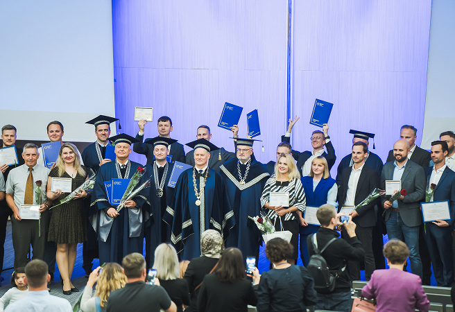 Žmonės apdovanojimų ceremonijoje