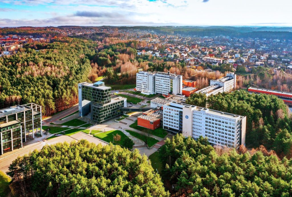 Universiteto pastatas iš drono