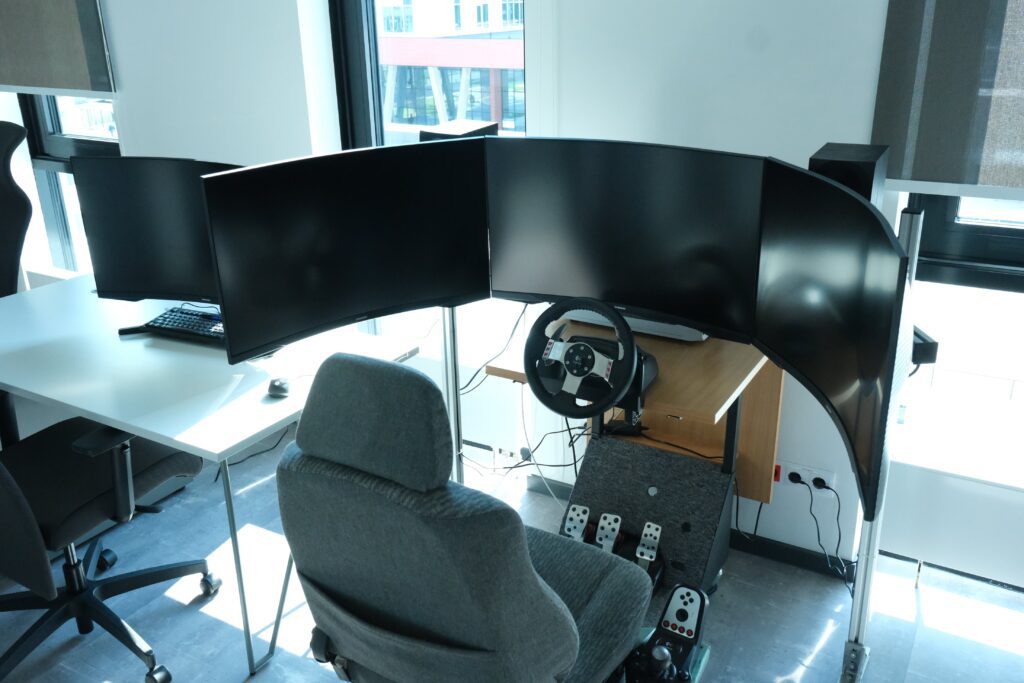 Transporto inžinerijos fakulteto Vairuotojų elgsenos tyrimo simuliatorius