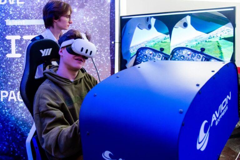 Skrydžio pilotavimo simuliatorius