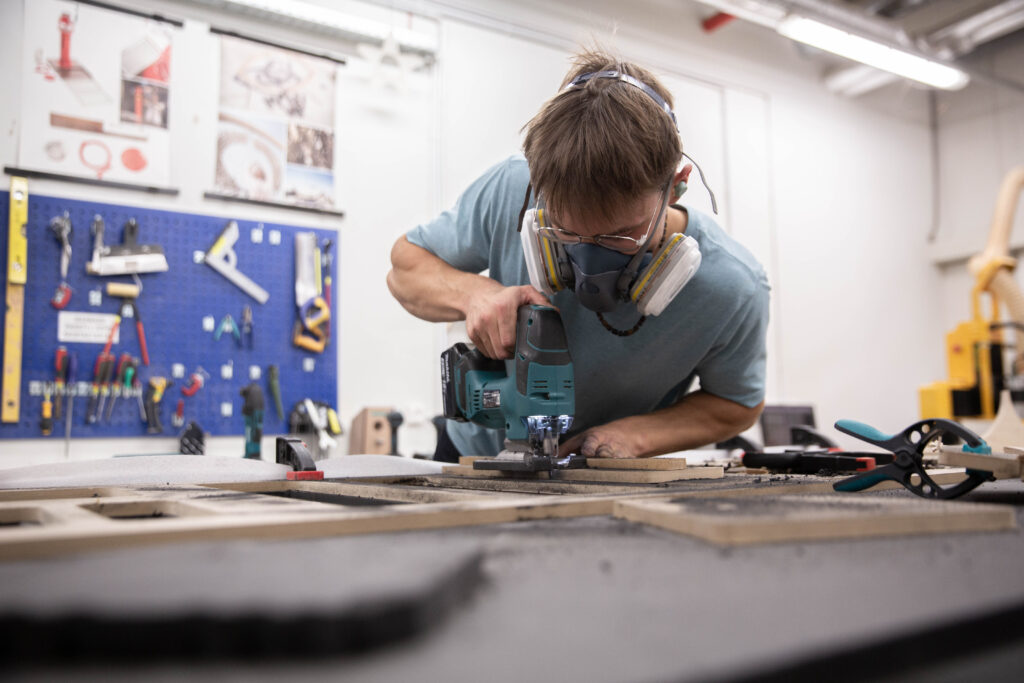 LinkMenų fabriko medžio dirbtuvės