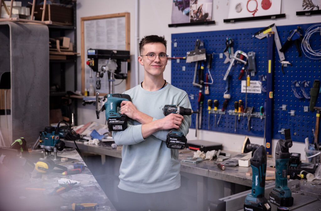 LinkMenų fabriko medžio dirbtuvės