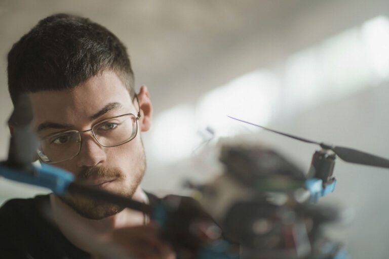 Žmogus ir dronas