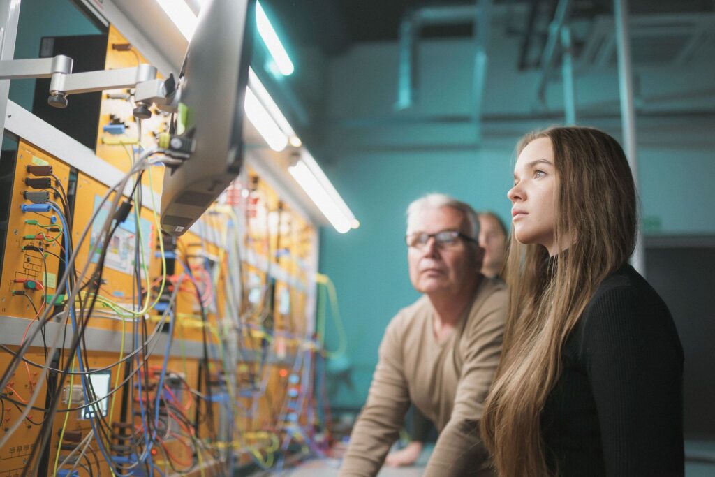 Studentai laboratorijoje