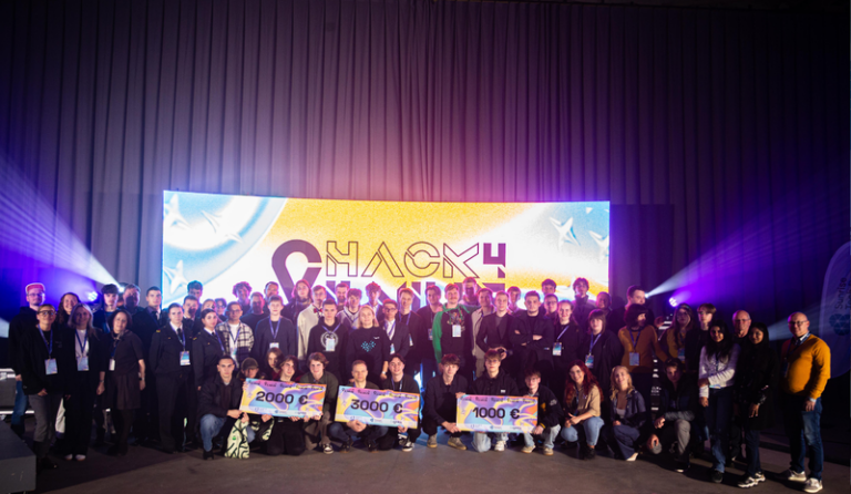 Finišavo visą savaitgalį trukęs Vilniaus miesto inovacijų hakatonas „Hack4Vilnius“ 2025