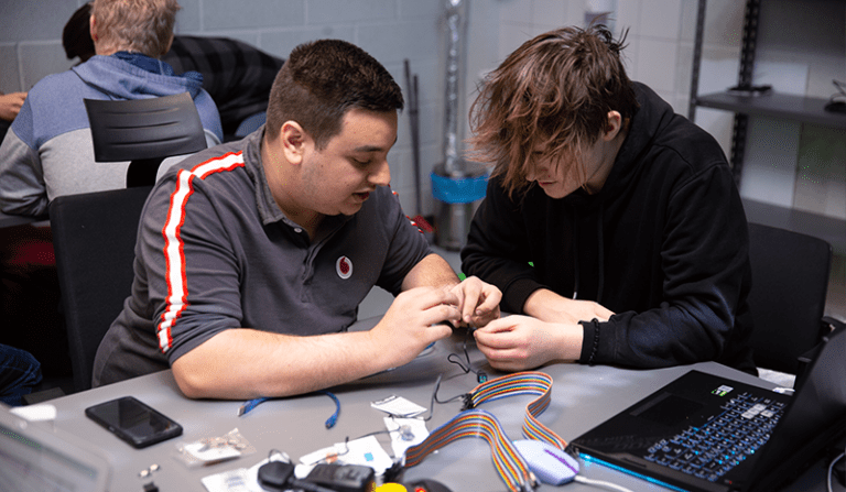 The final pitch evening of the MAKERS 5.0. winter school took place – 5 prototypes presented