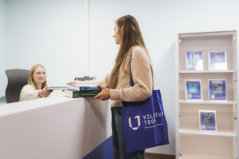 Darbuotojai grąžinamos knygos