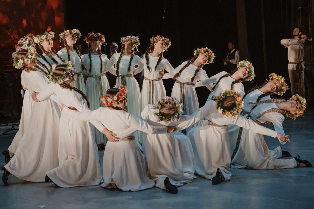 Liaudiškos muzikos, dainų ir šokių festivalis „Šoks šeimyna šokinį“