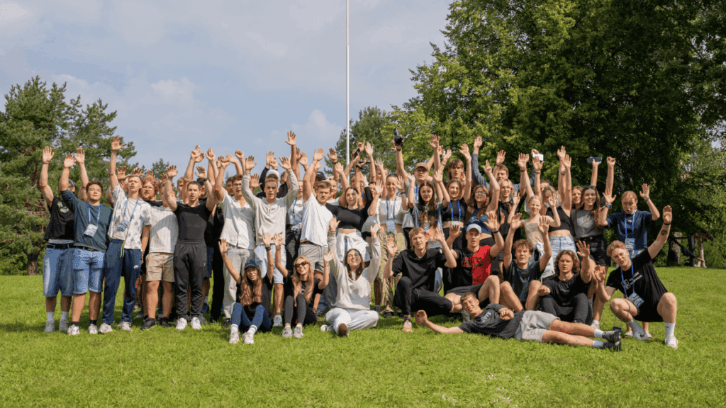 Studentų atstovybė, pakėlę rankas