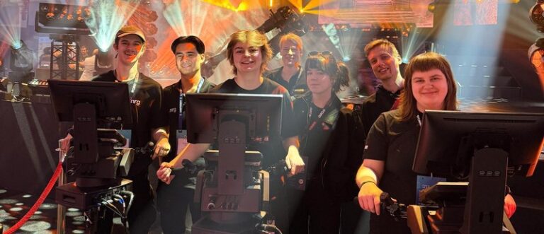 Lietuvos vardas nuskambėjo ISE Barselonoje: STS atvėrė galimybes renginių inžinerijos studentėms susipažinti su audiovizualinių technologijų užkulisiais