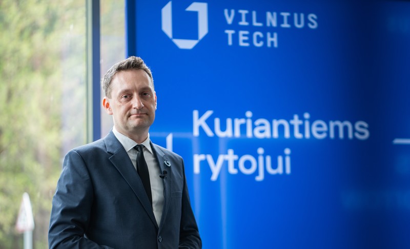 Tiesiog pažvelkite į kamerą: DI leidžia pasimatuoti akinius be vizito į optikos saloną