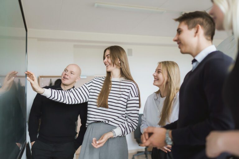 Apie pinigus – be tabu: VVF iniciatyvos Pasaulinės pinigų savaitės metu