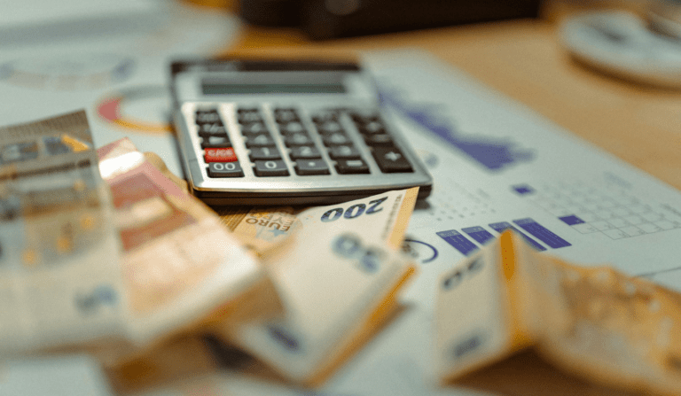 Ar universaliųjų bazinių pajamų utopija gali tapti realybe?