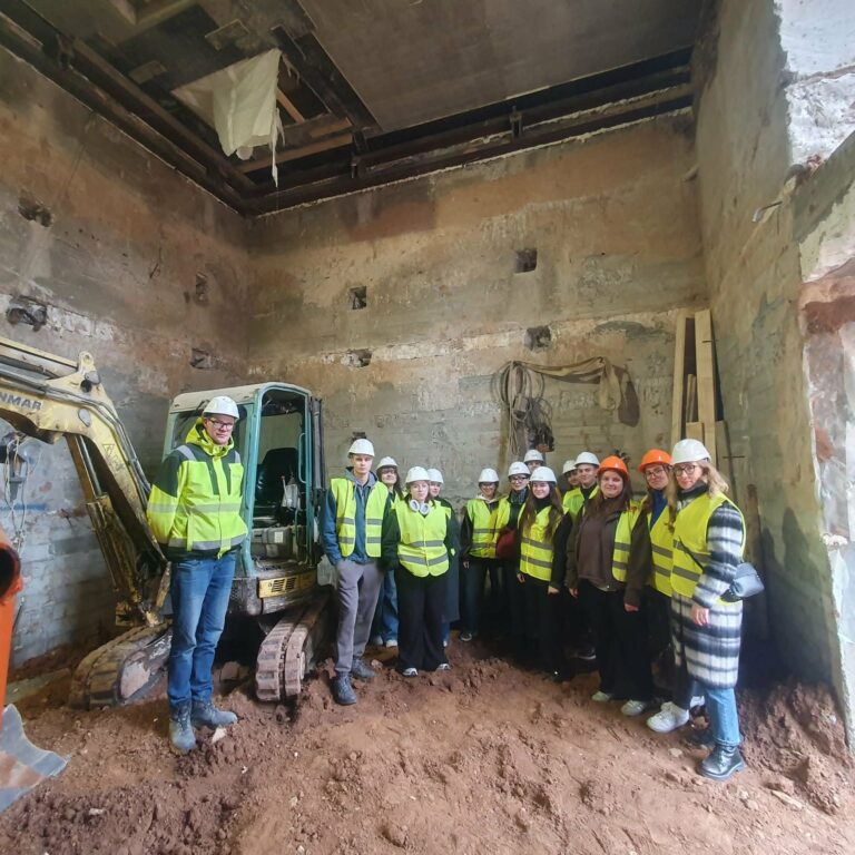 Statybos inžinerijos geotechnikos studentai lankėsi rekonstruojamame administracinės paskirties pastate Vilniuje