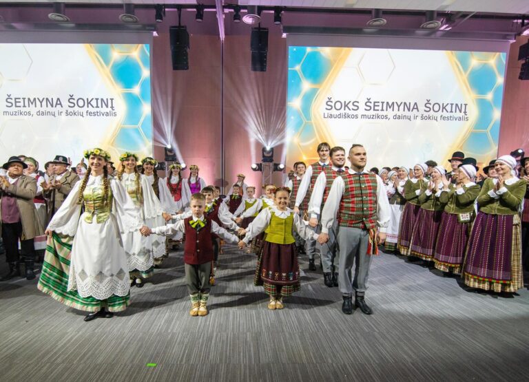 Festivalyje „Šoks šeimyna šokinį“ - pagarba tradicijoms ir bendrystei