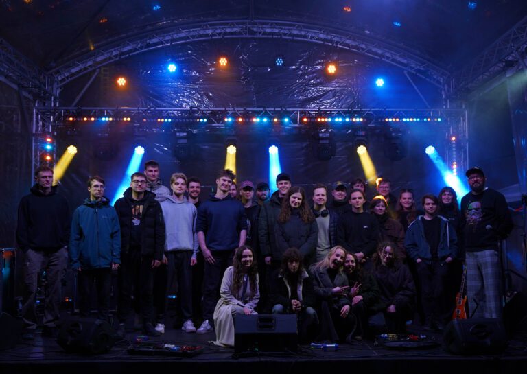 Jaunatviška energija užliejo sostinę: VILNIUS TECH KIF kiemelyje įvyko festivalis „Atlantida“