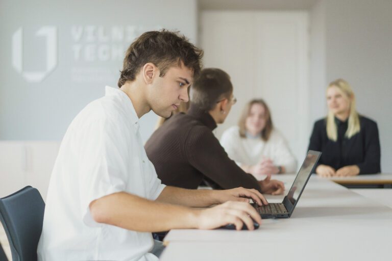 Ekspertai: vien gerų technologijų nepakanka, sėkmę lemia gebėjimas komunikuoti