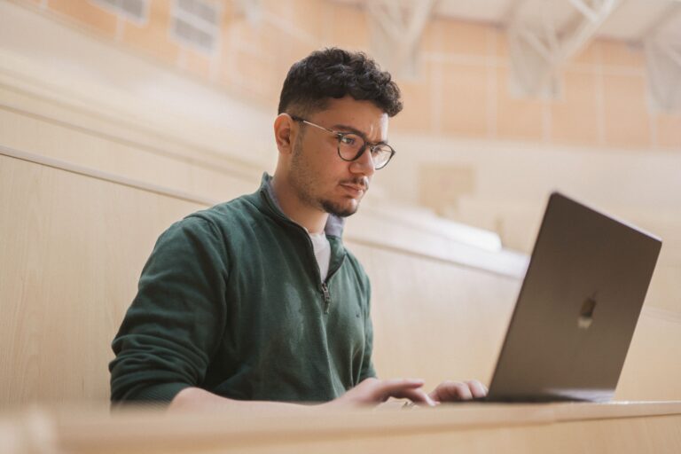 Dvejojantiems – dar yra laiko: kodėl verta stoti į magistrantūros studijas?