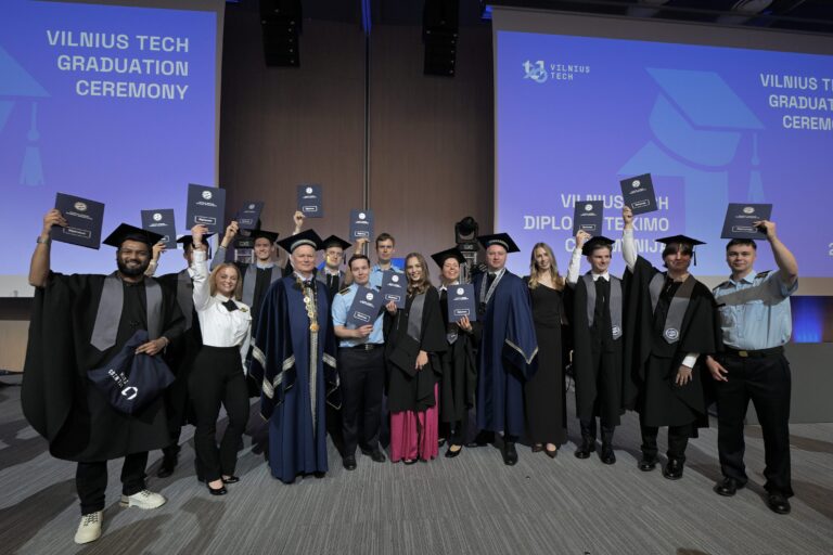 Nearly 150 Aviation and Transport Engineering graduates receive their diplomas at VILNIUS TECH
