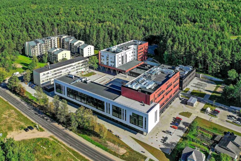 Tarptautiniai įvertinimai už mokslo pasiekimus ir recenzavimą