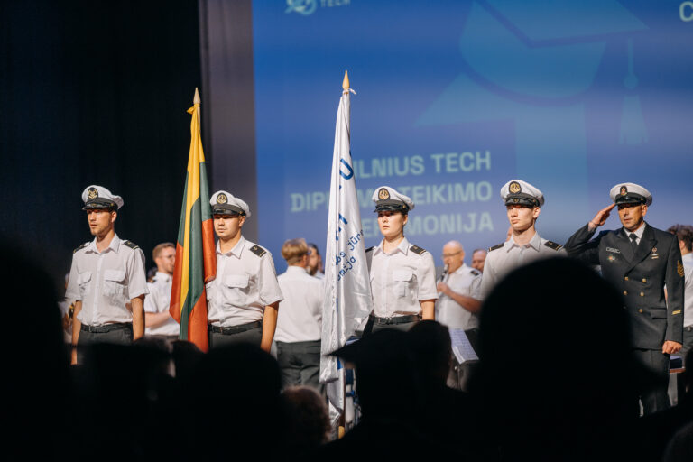 VILNIUS TECH Lietuvos jūreivystės akademija išlydėjo naują absolventų laidą