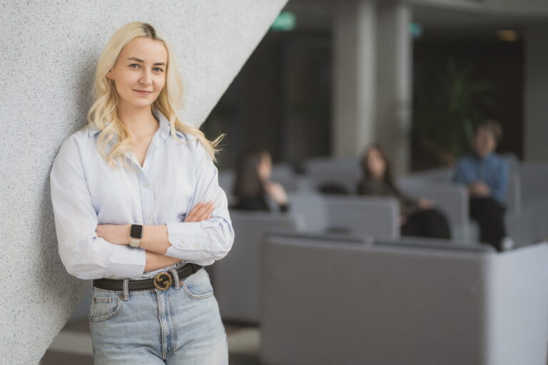 Nuo variklio burzgimo iki kainos skambesio: kaip garsai keičia mūsų pirkimo sprendimus?