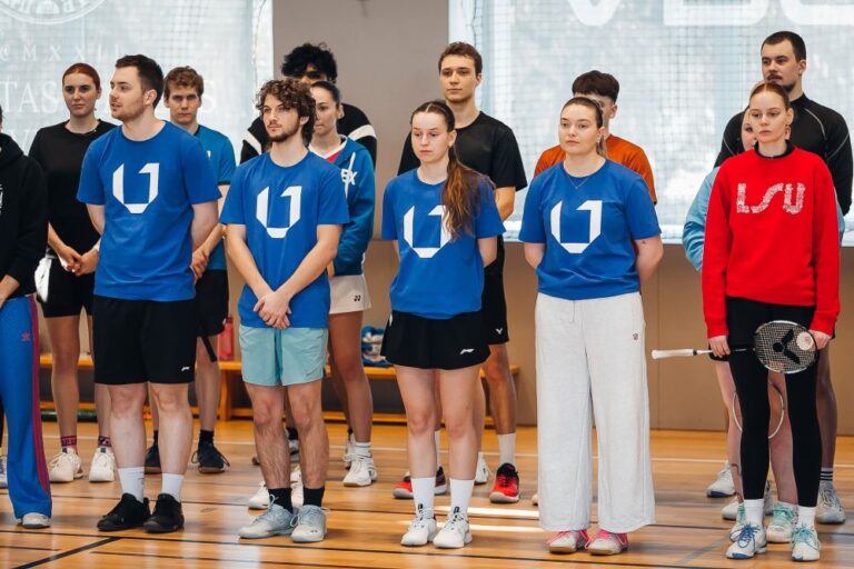 maza-badmintonas