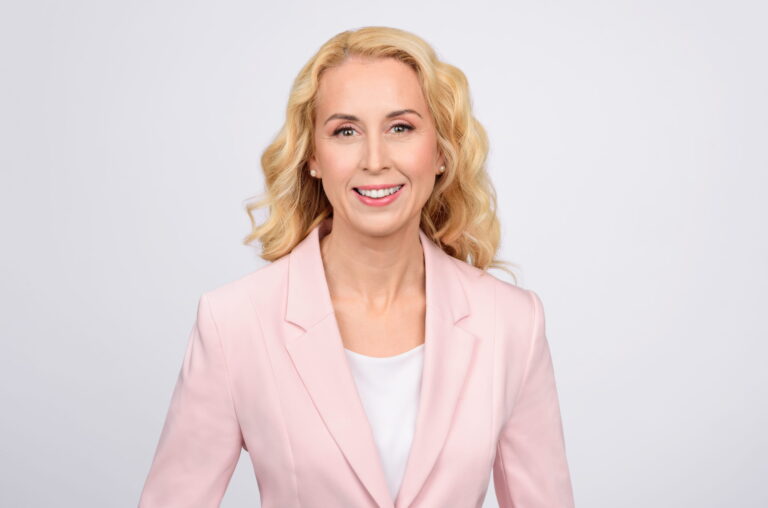 Laura Naruševičiūtė, Finėjas Group